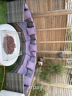 Circular rattan garden furniture
