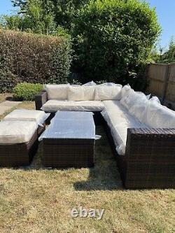 Rattan garden furniture set. Luxury 8 Seater Corner Sofa