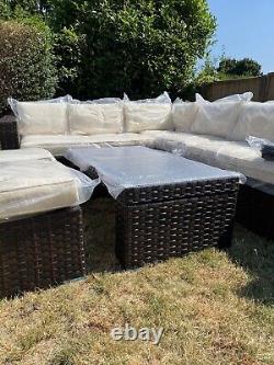 Rattan garden furniture set. Luxury 8 Seater Corner Sofa